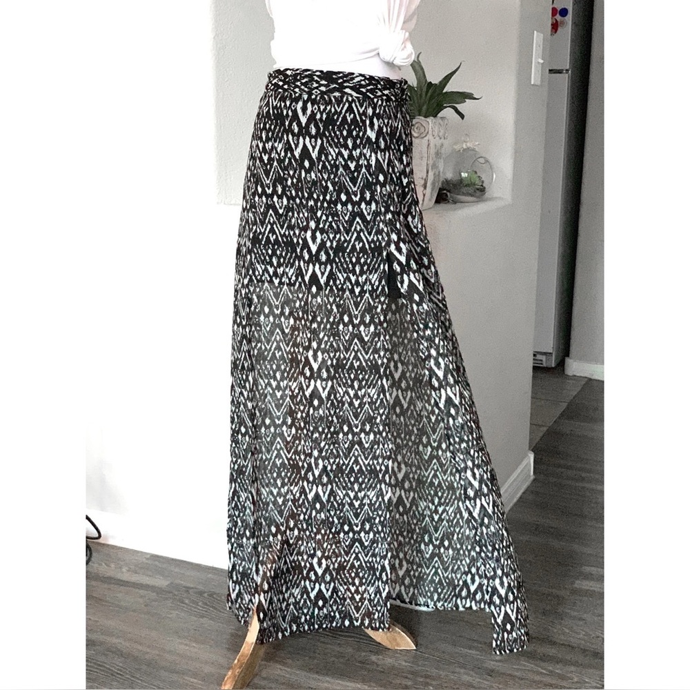 Black and White Patterned Maxi Skirt